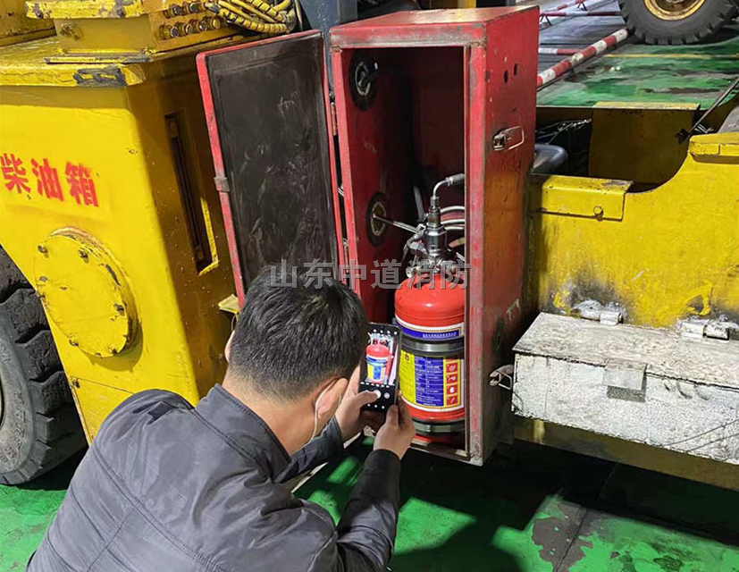 新疆矿山机械工矿车辆发动机舱水基型区域防灭火系统