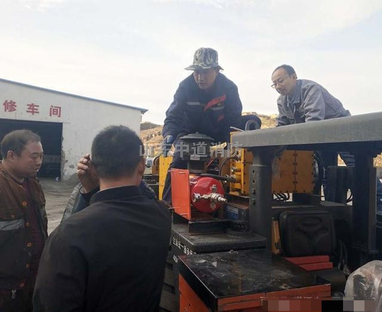 新疆水基型矿用车辆发动机舱自动防灭火系统